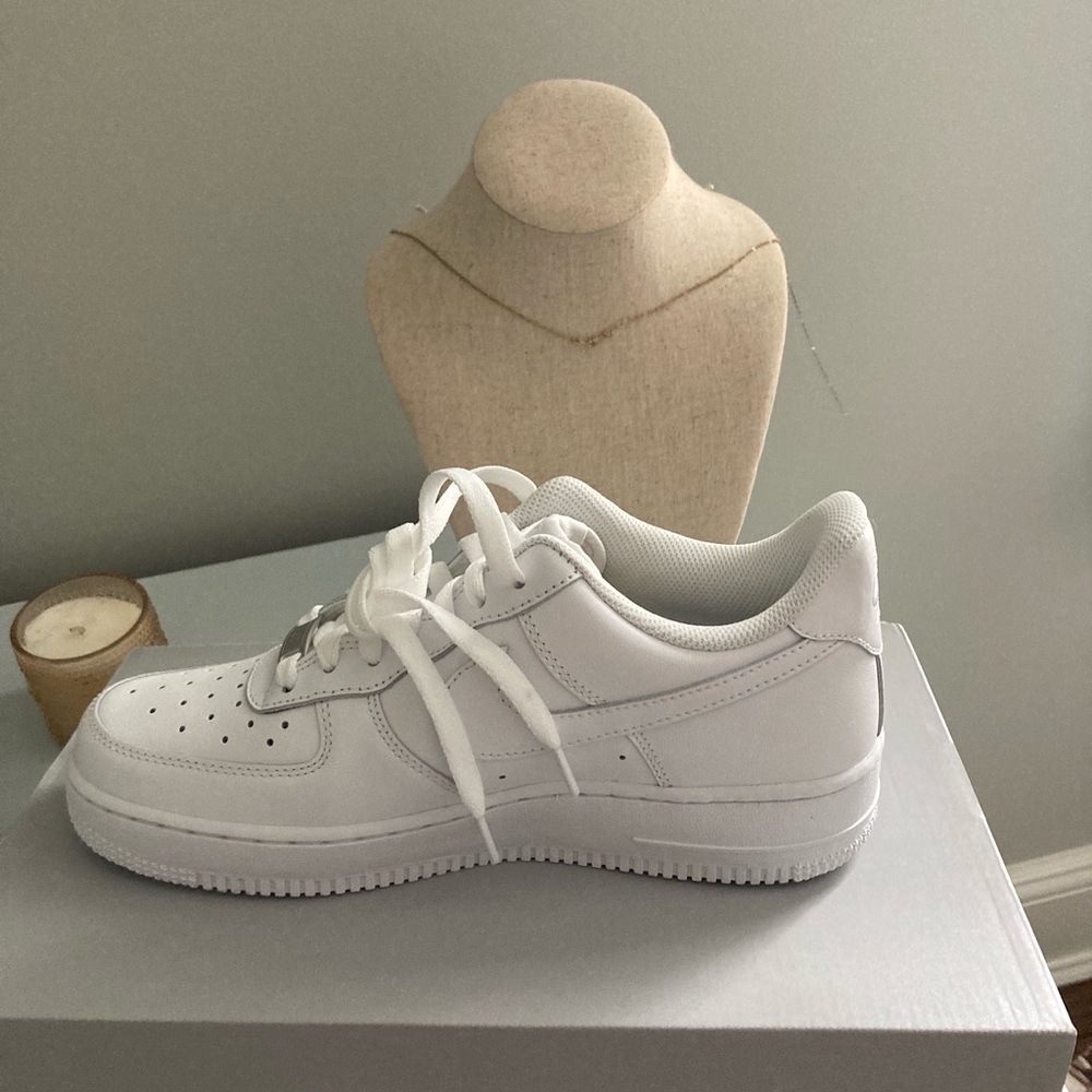 Nike Women’s Air Force 1 sneakers